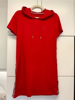*** SOLDE *** Tommy Hilfiger Red Hooded Dress small size